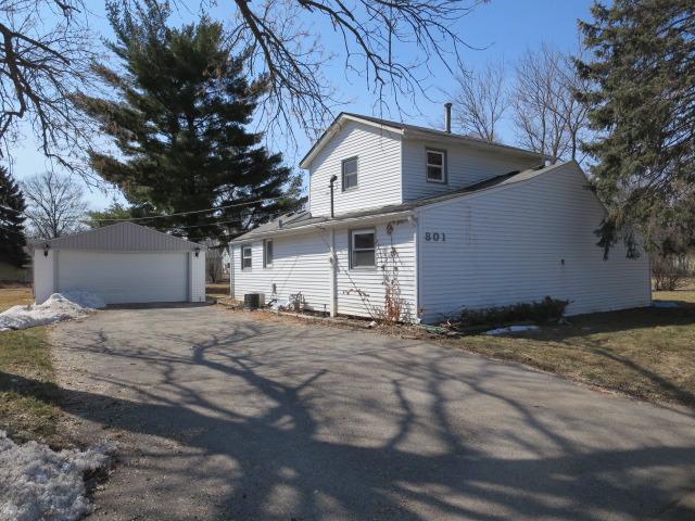 801 Evans Ave., Machesney Park, IL 61115