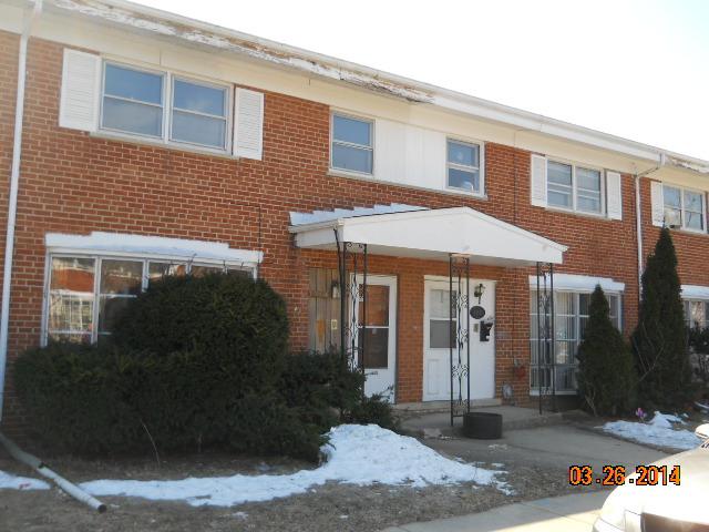 8852 Robin Dr. #C, Des Plaines, IL 60016