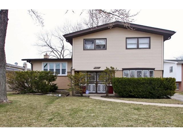 9411 Ozark St., Morton Grove, IL 60053