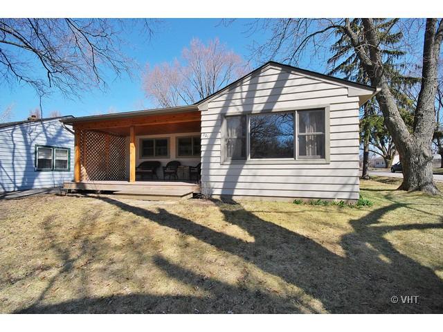 801 Elm Ave., Geneva, IL 60134