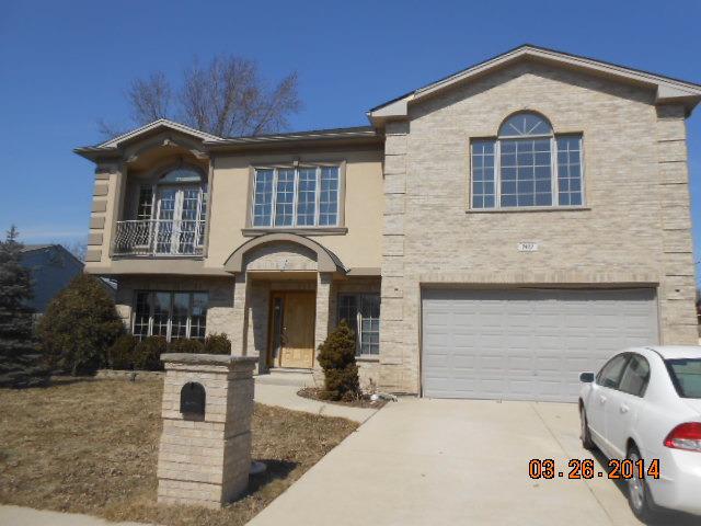 7412 Lyons St., Morton Grove, IL 60053