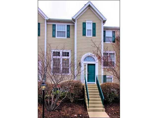 2447 Courtyard Cir. #7, Aurora, IL 60506