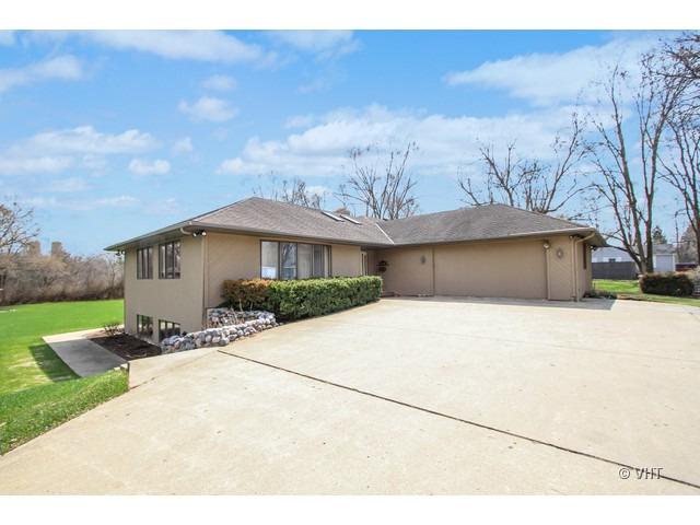 27269 Mack Dr., Wauconda, IL 60084