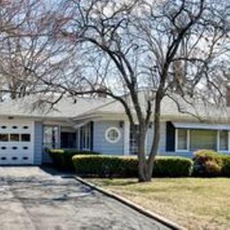 9499 Greenwood Dr., Des Plaines, IL 60016