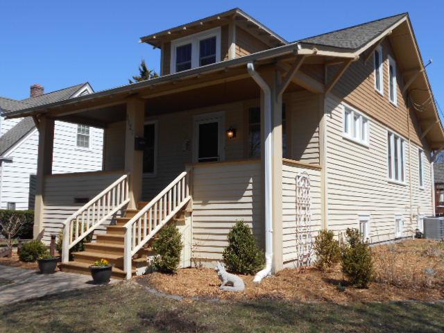 1122 S 5th St., St. Charles, IL 60174