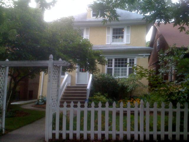 1913 W Estes Ave., Chicago, IL 60626