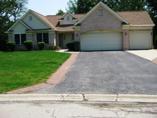 1013 Dover Ct., Gurnee, IL 60031