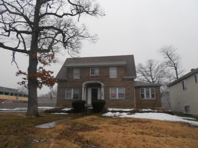 405 Longwood Ter., Mundelein, IL 60060