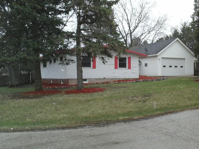 4201 Crestwood Dr., Mchenry, IL 60050