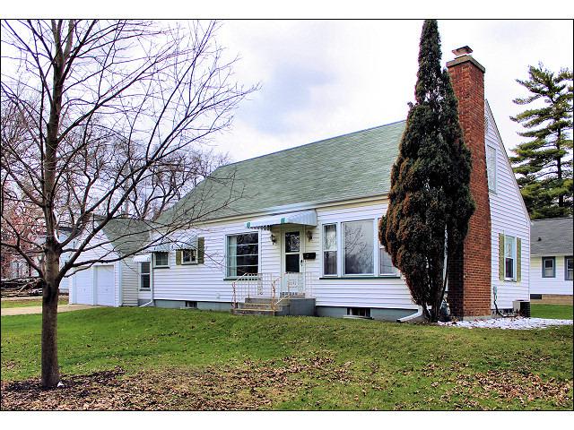 1040 Grand Ave., Aurora, IL 60506