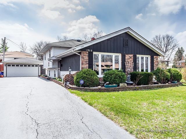 1703 Maple Ave., Downers Grove, IL 60515