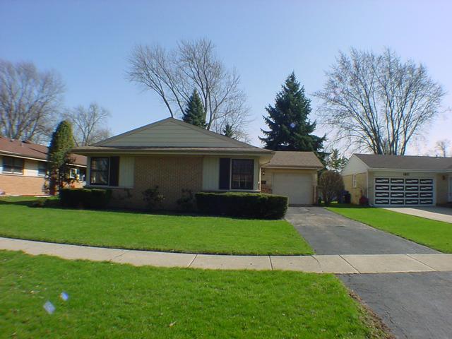 781 Therese Ter., Des Plaines, IL 60016