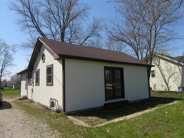 17W601 Lorraine Ave., Addison, IL 60101