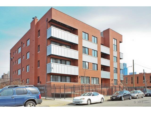 825 N Hudson St. #2E, Chicago, IL 60611