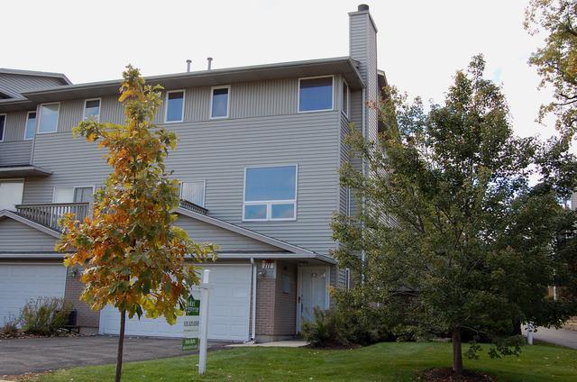 479 River Bend Rd. #111, Naperville, IL 60540