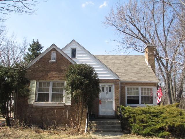 220 Howard St., Geneva, IL 60134