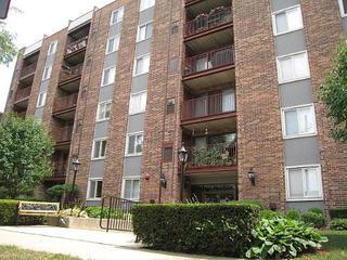 825 Pearson St. #4G, Des Plaines, IL 60016