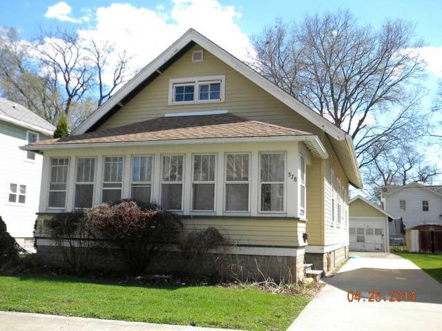 378 W Park Ave., Aurora, IL 60506