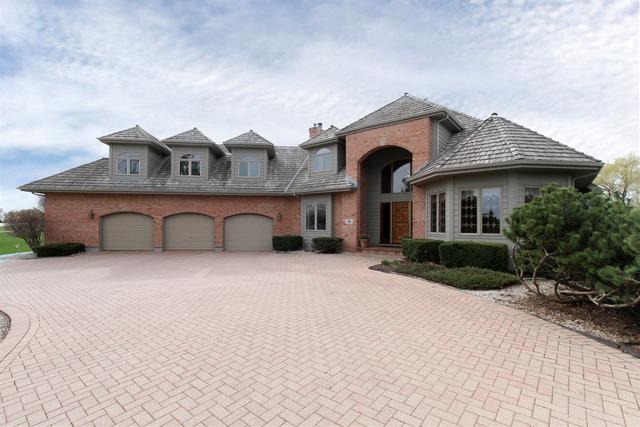 26 Foxtail Rd., Hawthorn Woods, IL 60047