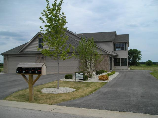 10187 Marblewing Rd. #1, Roscoe, IL 61073