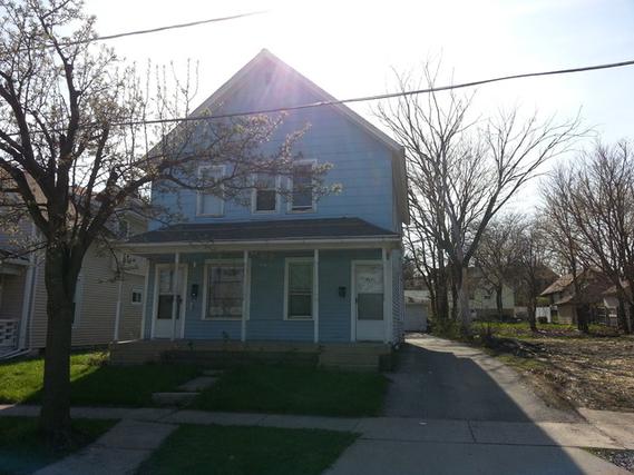 821-823 N Hickory St., Joliet, IL 60435