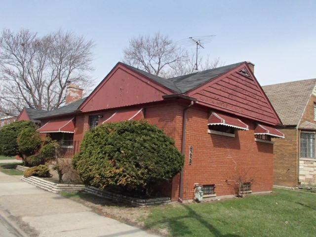 8258 S Woodlawn Ave., Chicago, IL 60619