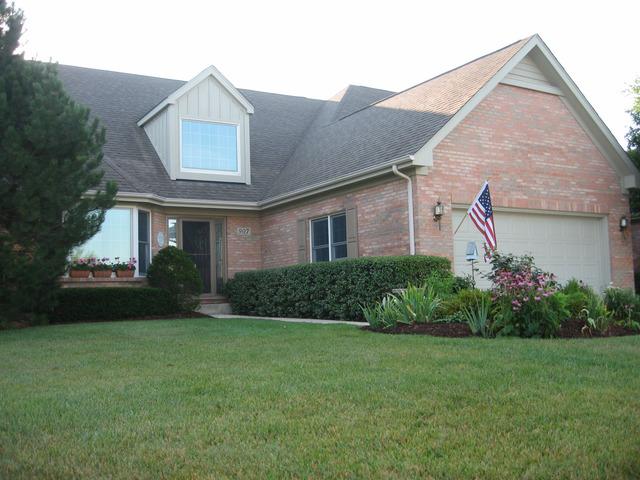 907 Wedgewood Dr., Crystal Lake, IL 60014