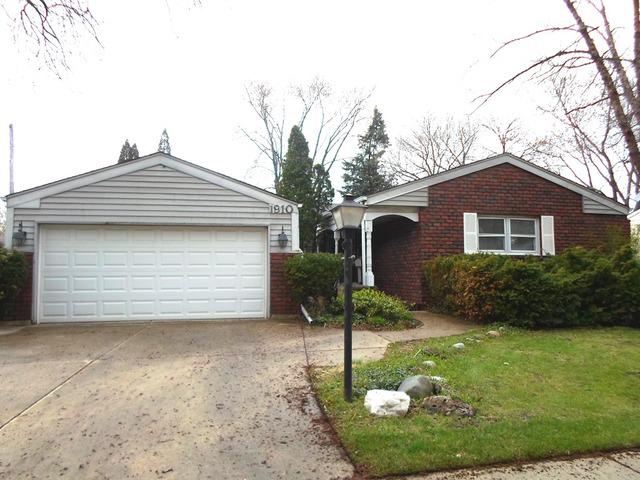 1910 N Verde Dr., Arlington Heights, IL 60004