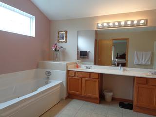 1521 Eric Ln., Libertyville, IL 60048