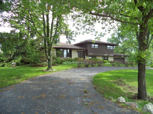 126 S Deerpath Rd., Barrington, IL 60010