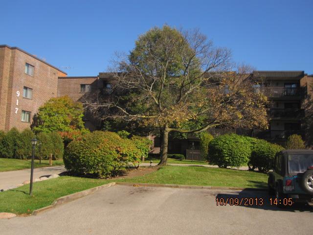 917 Vose Dr. #408, Gurnee, IL 60031