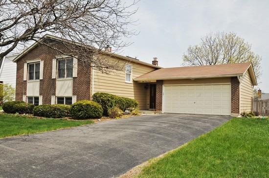 837 Oakwood Dr., Westmont, IL 60559
