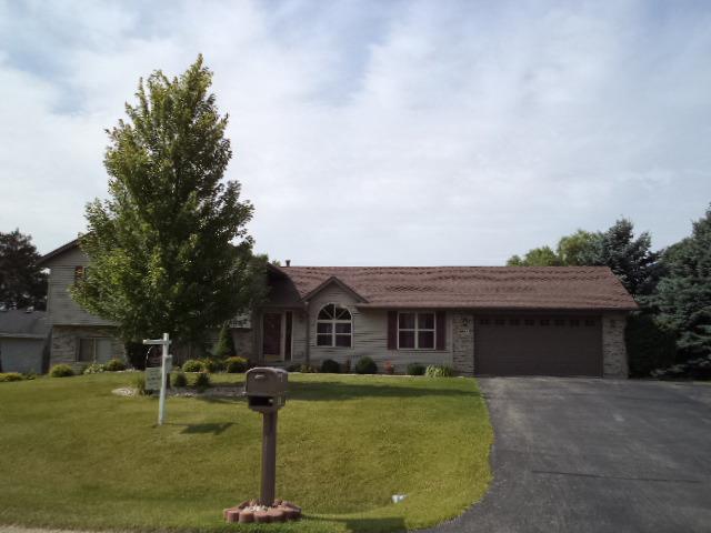 6957 Nestlewood Dr., Roscoe, IL 61073