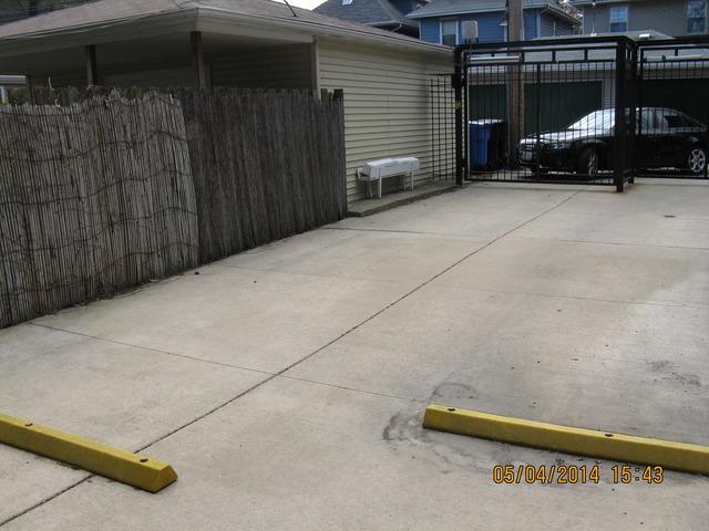 1241 W Rosemont Ave. #P5, Chicago, IL 60660