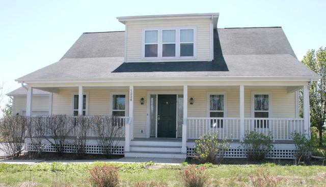1225 Hedgerow Dr., Grayslake, IL 60030