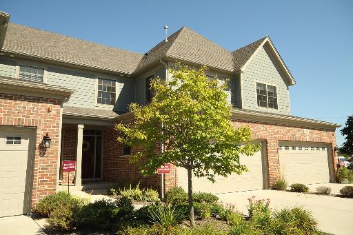 724 Kingsbrook Glen, Glen Ellyn, IL 60137