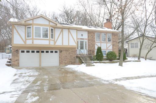 956 N Ashbury Ave., Bolingbrook, IL 60440