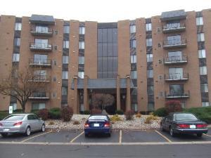 900 W Sunset Dr. #207, Glenwood, IL 60425