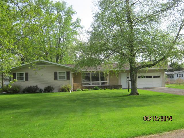445 Wyoming Ave., Paw Paw, IL 61353