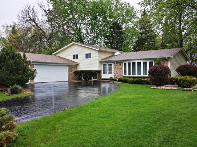 3241 River Falls Dr., Northbrook, IL 60062