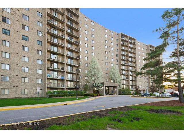 6340 Americana Dr. #908, Willowbrook, IL 60527