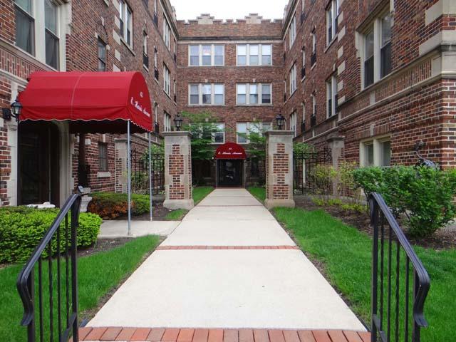 75 E Harris Ave. #3E, La Grange, IL 60525
