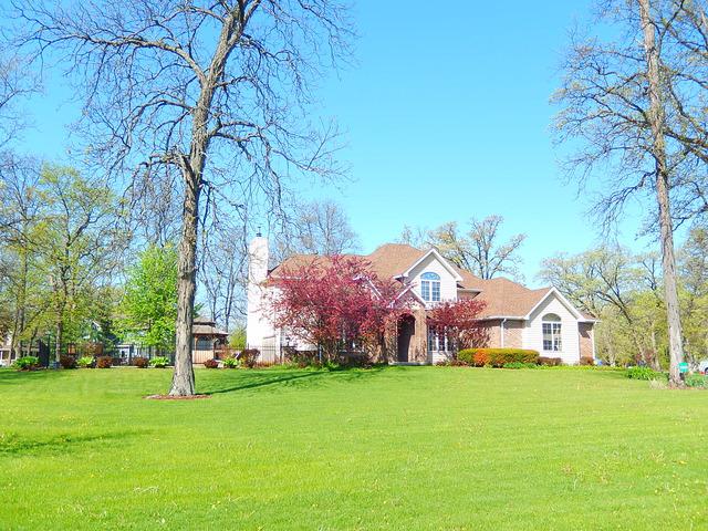 27603 Gerry Ln., Sycamore, IL 60178