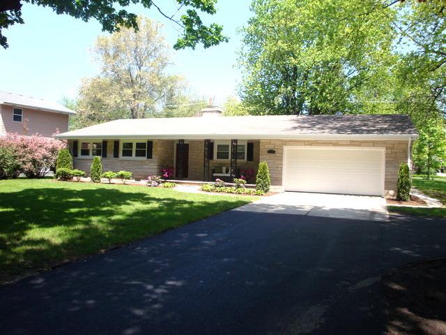 23 Orchard Ave., Oswego, IL 60543