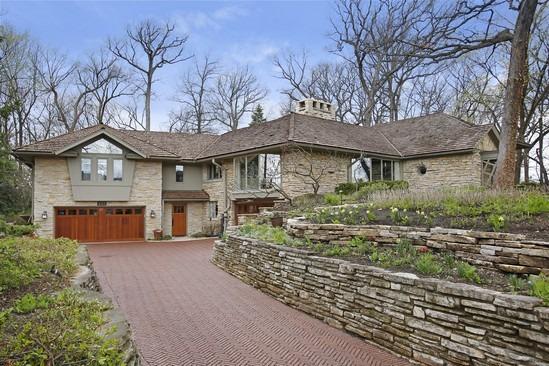 820 N Washington St., Hinsdale, IL 60521