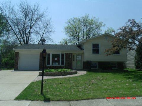 982 Hastings Ln., Hanover Park, IL 60133