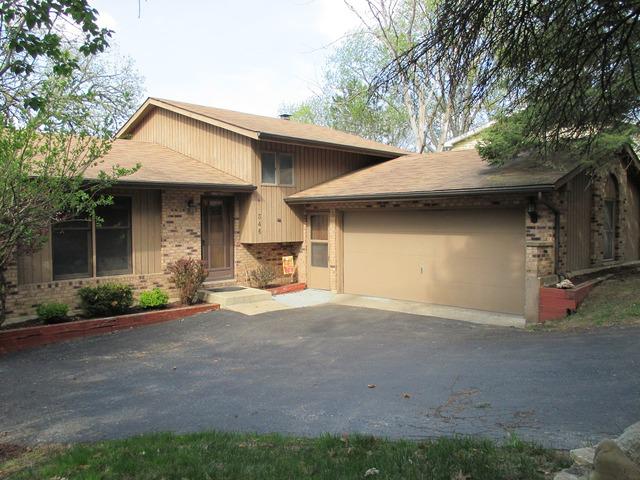 346 Hiawatha Dr., Lake In The Hills, IL 60156