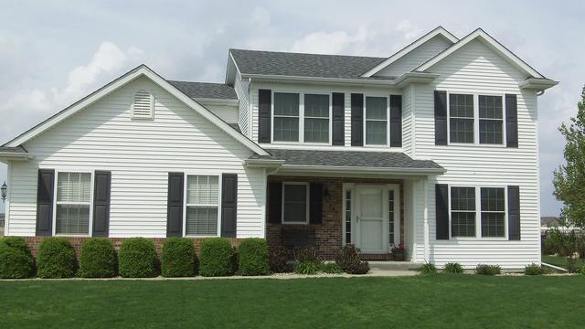 835 Meadowbrook Ln., Bourbonnais, IL 60914