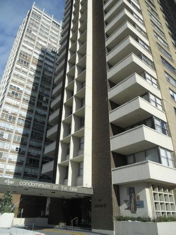 6157 N Sheridan Rd. #11D, Chicago, IL 60660