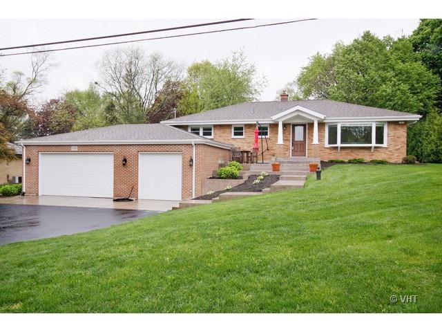 8106 Highland Ave., Downers Grove, IL 60516